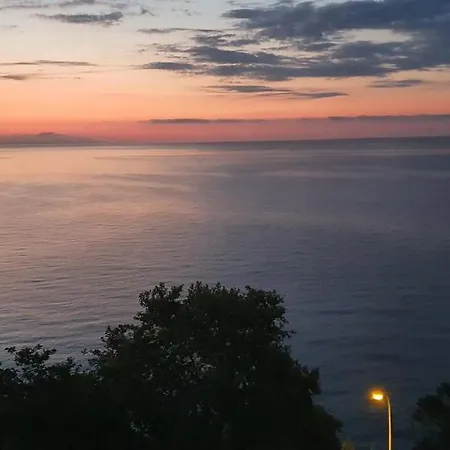 Le Panoramique.vue Mer.bastia * Bastia (Corsica)